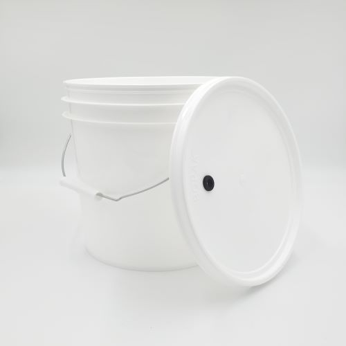 2 Gallon Bucket with Lid